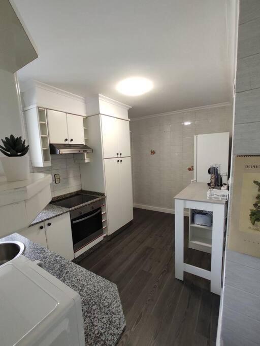 Espacioso Piso Con Garaje Cerca Del Centro De Vigo Exteriér fotografie